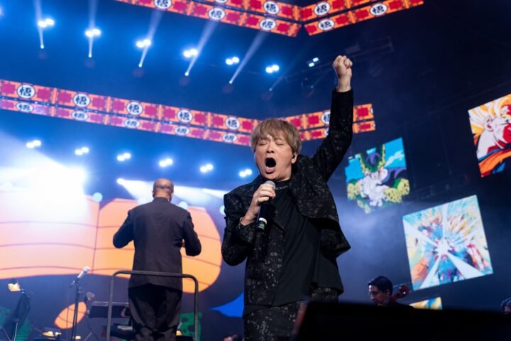 Hironobu Kageyama cantando en Dragon Ball Live Symphonic CDMX