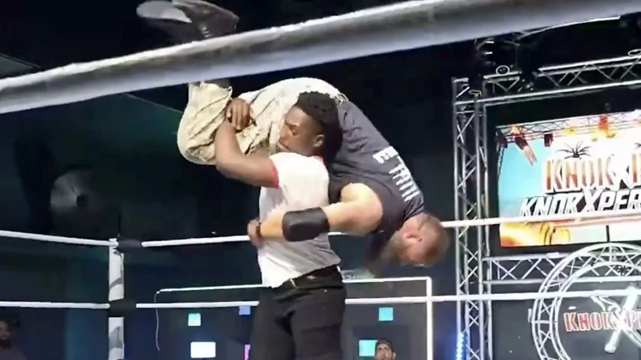 Raja Jackson golpea a luchador durante evento de KnokX Pro en Los Ángeles